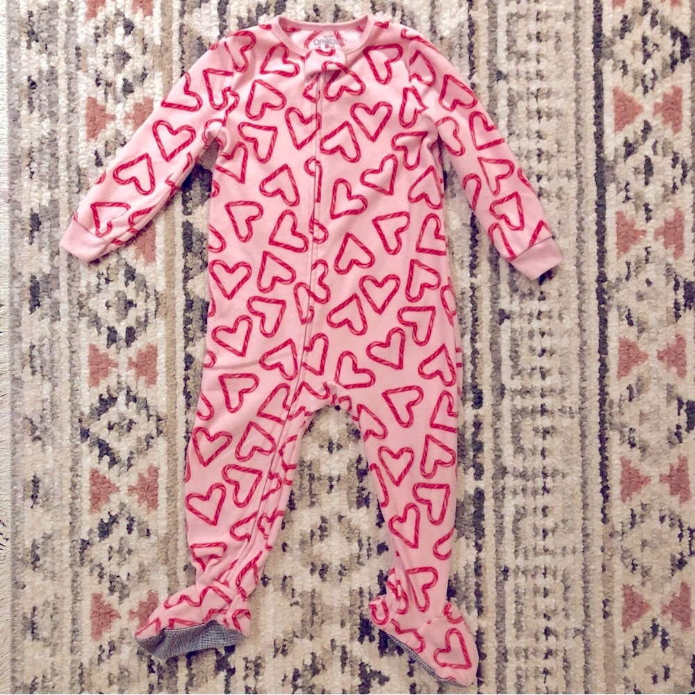💗 Cozy PJs- Osh Kosh Candy Cane Heart Footie Pajamas-Size 2T